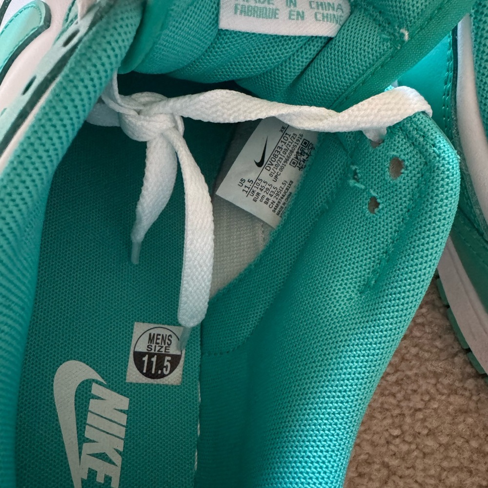 Nike Dunks - Picture 4 of 7